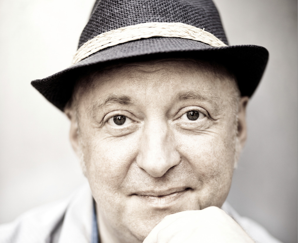 Portraitfoto Horst Evers zu dessen neuestem Krimi „Hope Joanna“ wir ein Gewinnspiel anbieten.