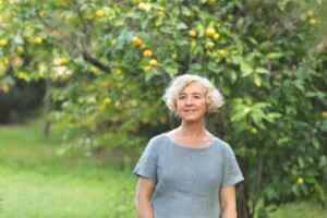 Portraitfoto Anna Nicholas zu deren zweitem Mallorca-Krimi „Die Lockvögel“ wir ein Gewinnspiel anbieten