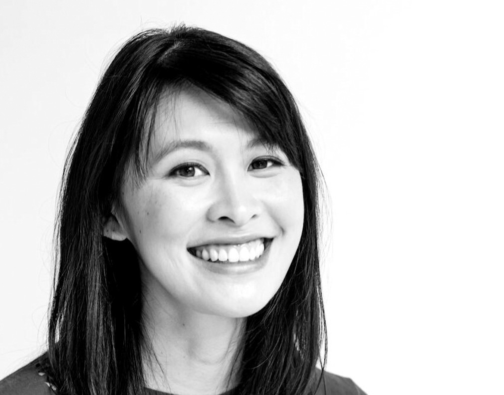 Portraitfoto Rachel Khong, die ihren Bestseller „Real Americans“ mit einer großen Lesereise vorstellt