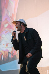 Bosse performt auf der River Stage des Hurricane Festivals.