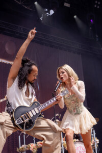 Niederländerin Davina Michelle singt zusammen mit ihrer Band auf dem Hurricane Festival.