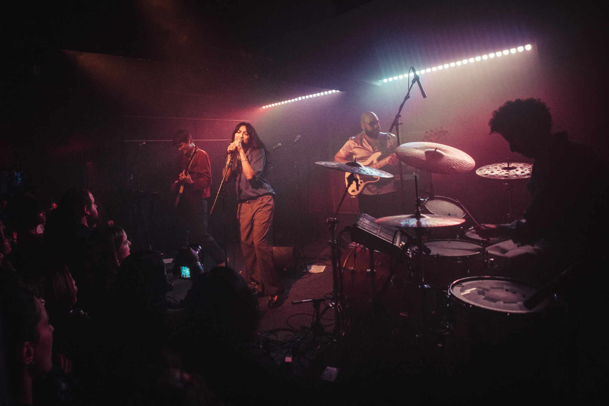 FORAGER live photo 1