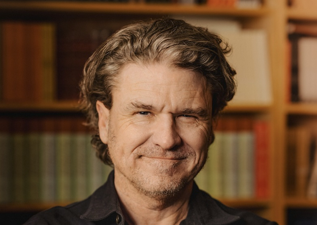 Dave Eggers kommt im September zu lit.COLOGNE spezial 2026, um seinen neuen Roman „Contrapposto“ vorzustellen