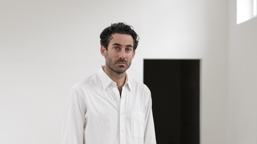 Portraitfoto David Vajda, der mit „Diamanten“ auf der Shortlist für den Debütpreis 2026 des Harbour Front Literaturfestivals steht