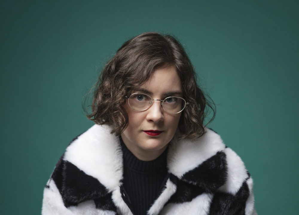 Portraitfoto Marlen Mairhofer, die mit „Alice“ ihren Debütroman veröffentlicht
